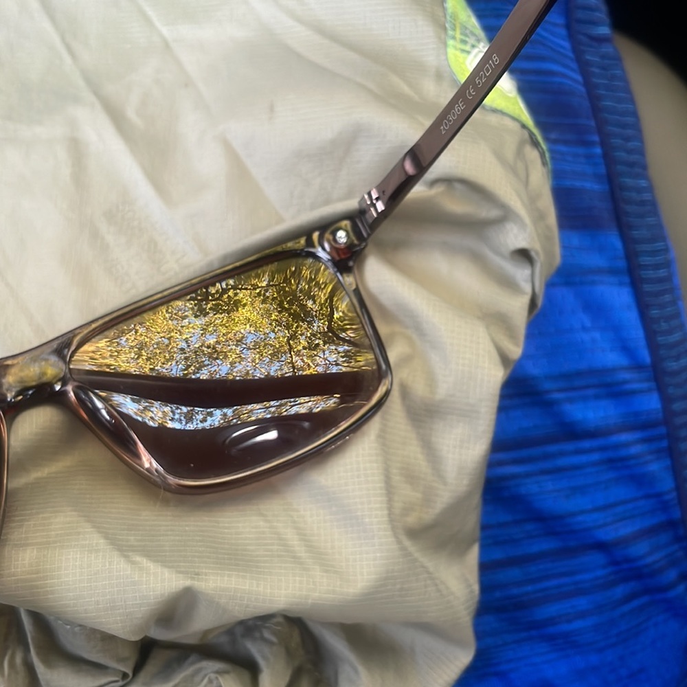 Luis Vuitton sunglasses 2022 - Picture 5 of 8